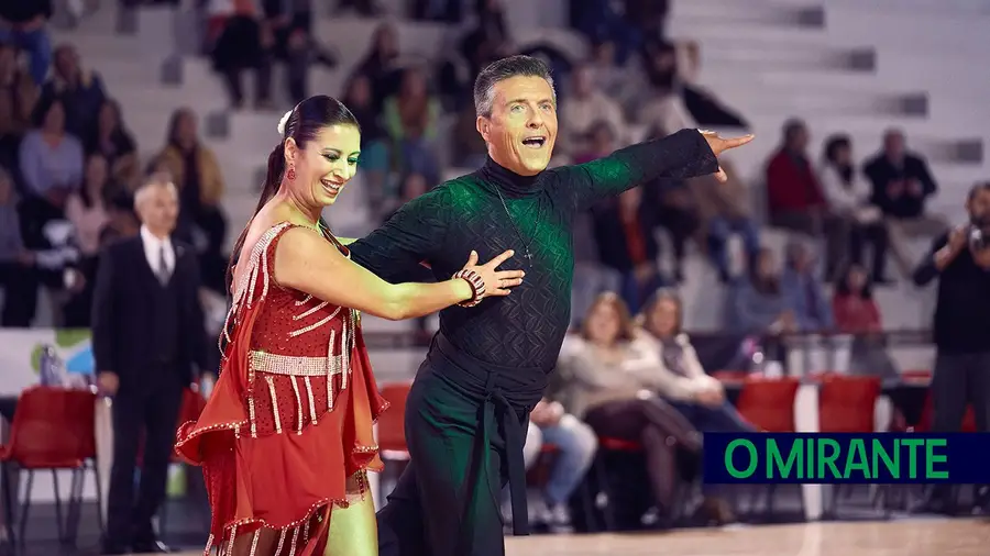Dançarinos de Vila Franca de Xira vestiram as cores da selecção em Campeonato da Europa Dançarinos de Vila Franca de Xira vestiram as cores da selecção em Campeonato da Europa