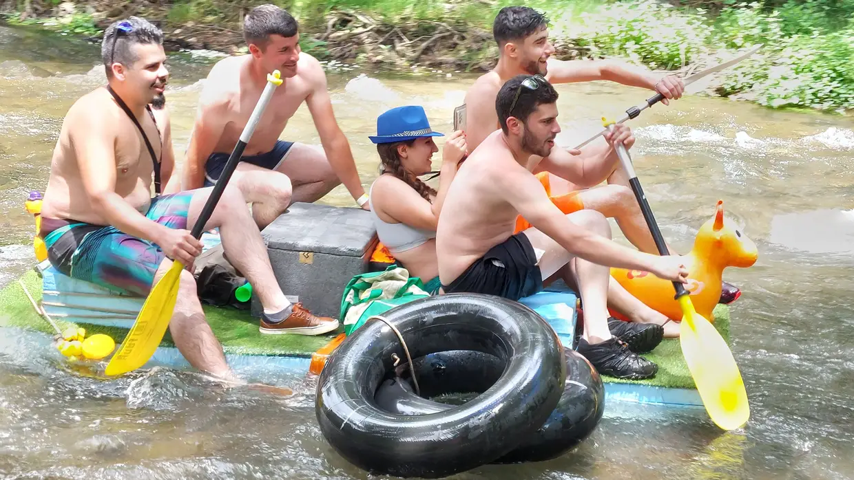 Jangadas improvisadas voltaram a descer o Nabão