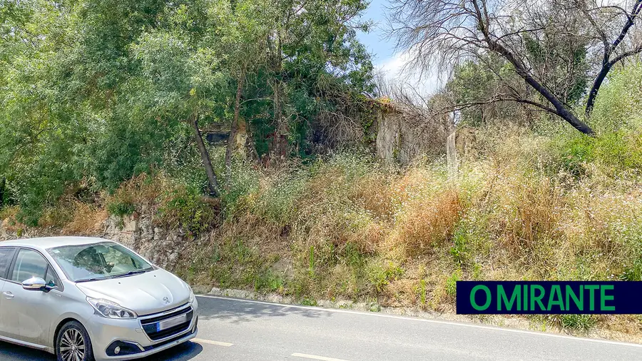 A Casa da Joaninha no Vale de Santarém é uma ruína irrecuperável