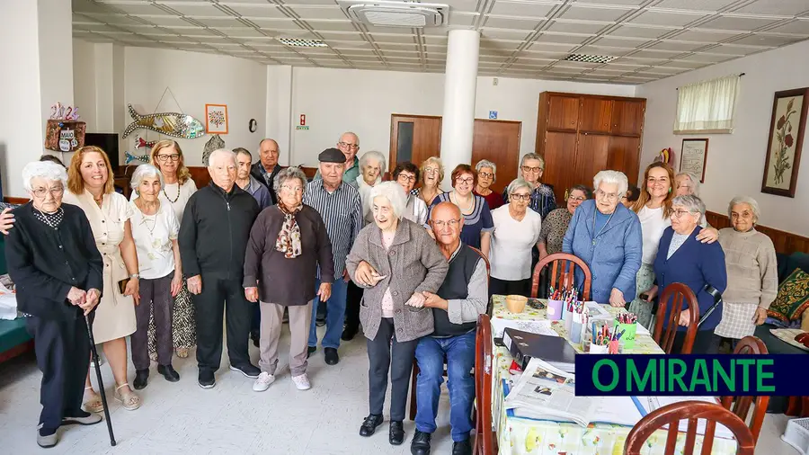 Quando o jornal é a forma de os idosos estarem ligados ao mundo que os rodeia Quando o jornal é a forma de os idosos estarem ligados ao mundo que os rodeia