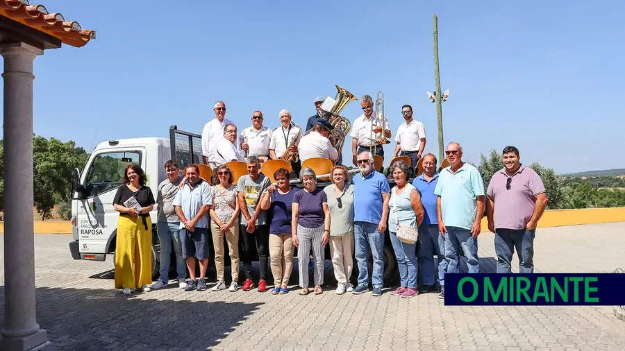 População da Raposa unida para celebrar o Santo António População da Raposa unida para celebrar o Santo António