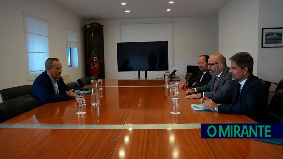 Câmara de Benavente preocupado com impactos negativos do novo aeroporto em Santo Estêvão Câmara de Benavente preocupado com impactos negativos do novo aeroporto em Santo Estêvão