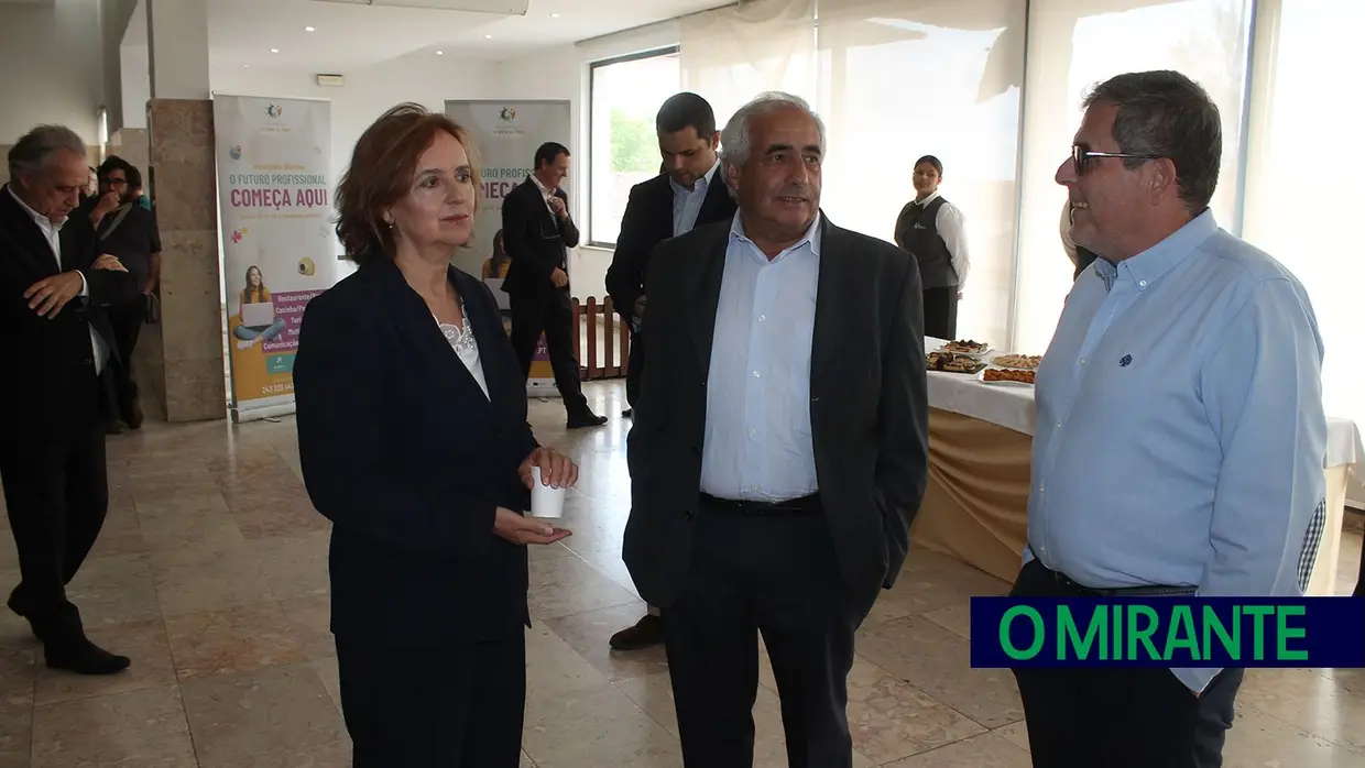 Ausência de autarcas criticada em conferência da SEDES em Santarém