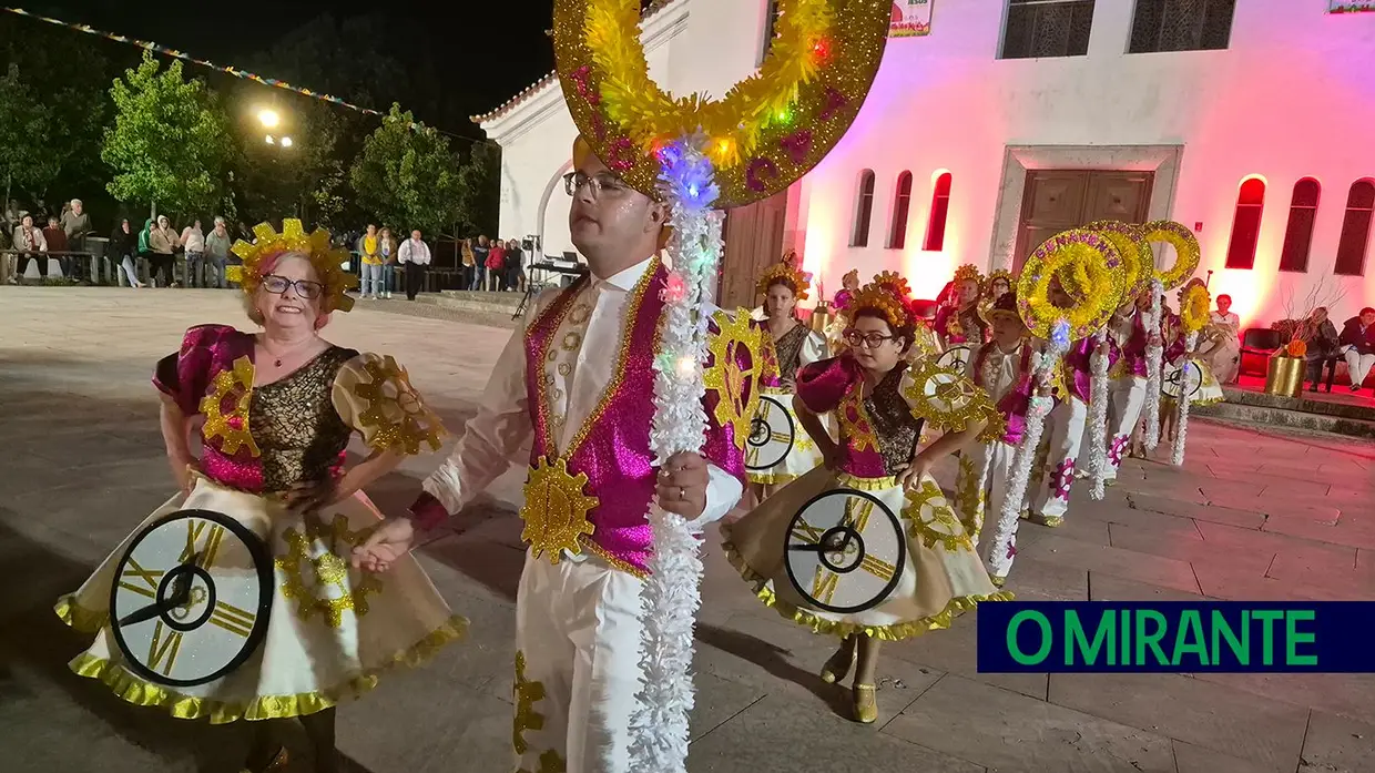 Benavente saiu à rua para ver desfilar as marchas populares