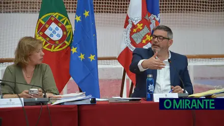Autarca de Vila Franca de Xira desvaloriza queixas sobre barulho dos aviões Autarca de Vila Franca de Xira desvaloriza queixas sobre barulho dos aviões