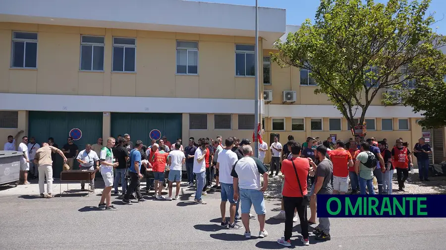 Trabalhadores da Exide da Castanheira do Ribatejo lutam por melhores salários