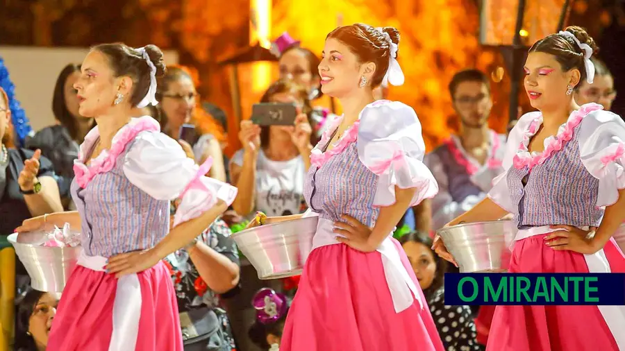 Marchas Populares da Carregueira desfilam no Arripiado no último sábado de Junho Marchas Populares da Carregueira desfilam no Arripiado no último sábado de Junho
