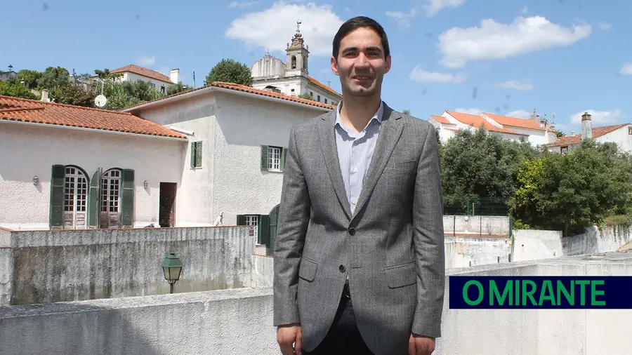 Autarca de Constância critica o "leilão" em que os municípios estão a participar para atrair médicos Autarca de Constância critica o "leilão" em que os municípios estão a participar para atrair médicos