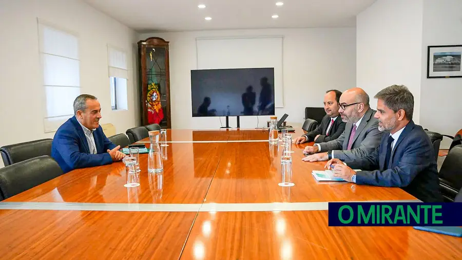 Câmara de Benavente preocupada com impactos negativos do novo aeroporto em Santo Estêvão Câmara de Benavente preocupada com impactos negativos do novo aeroporto em Santo Estêvão