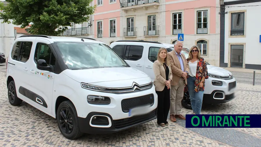 Azambuja recebeu duas viaturas para reforçar os serviços de saúde