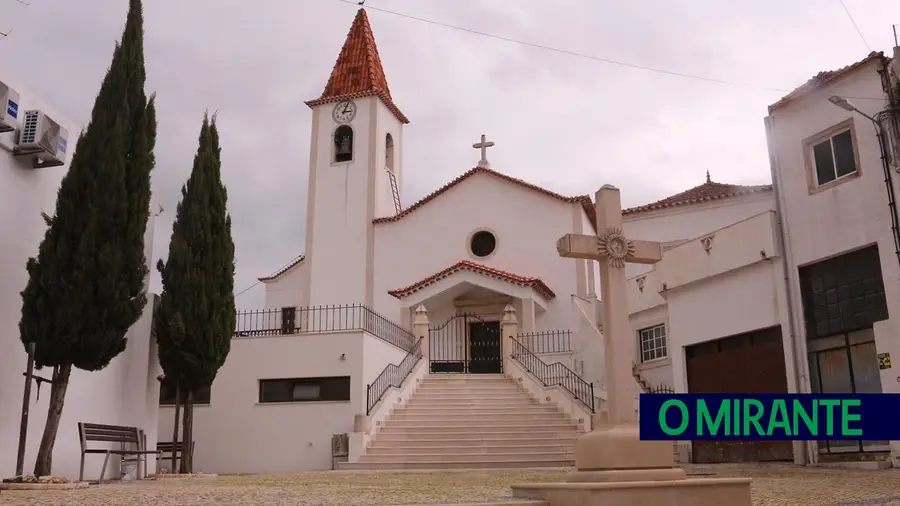 Igreja de Amiais de Baixo com acesso para pessoas com mobilidade reduzida