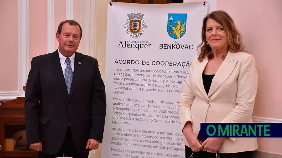 Embaixadora da Croácia inaugura exposição no Museu do Vinho em Alenquer Embaixadora da Croácia inaugura exposição no Museu do Vinho em Alenquer
