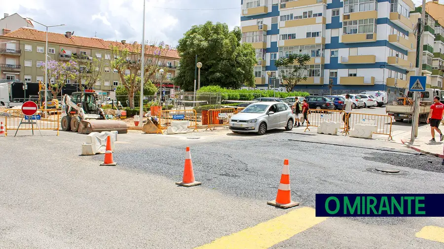 Obras no Carregado são tormento para o comércio Obras no Carregado são tormento para o comércio