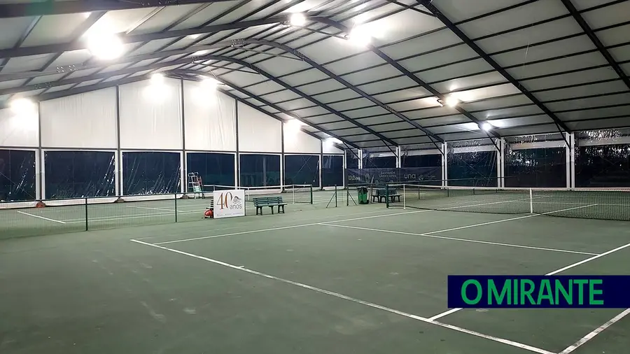 Campos do Clube de Ténis de Santarém com melhor iluminação Campos do Clube de Ténis de Santarém com melhor iluminação
