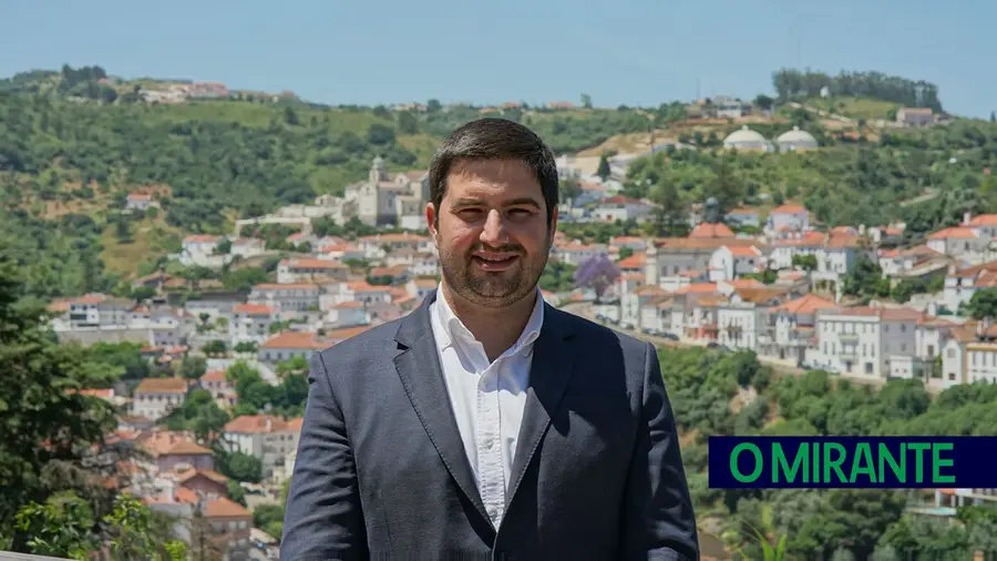 João Nicolau reeleito presidente do PS de Alenquer