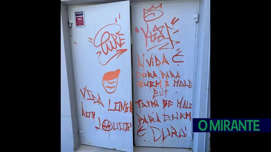 Auditório de Mação vandalizado durante fim de semana de festa Auditório de Mação vandalizado durante fim de semana de festa