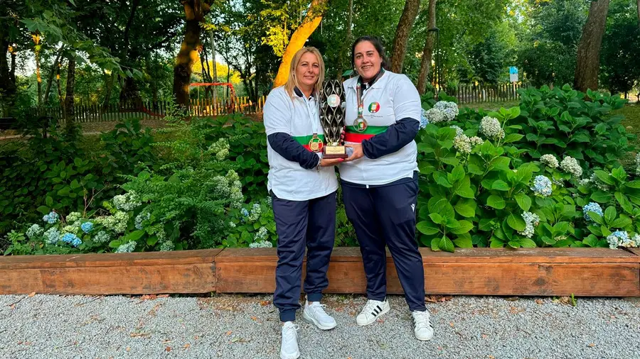 Filipa Antunes e Sílvia Ramos campeãs nacionais de petanca Filipa Antunes e Sílvia Ramos campeãs nacionais de petanca
