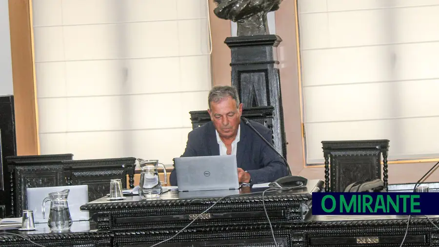 O rei da reunião com o rei na barriga O rei da reunião com o rei na barriga