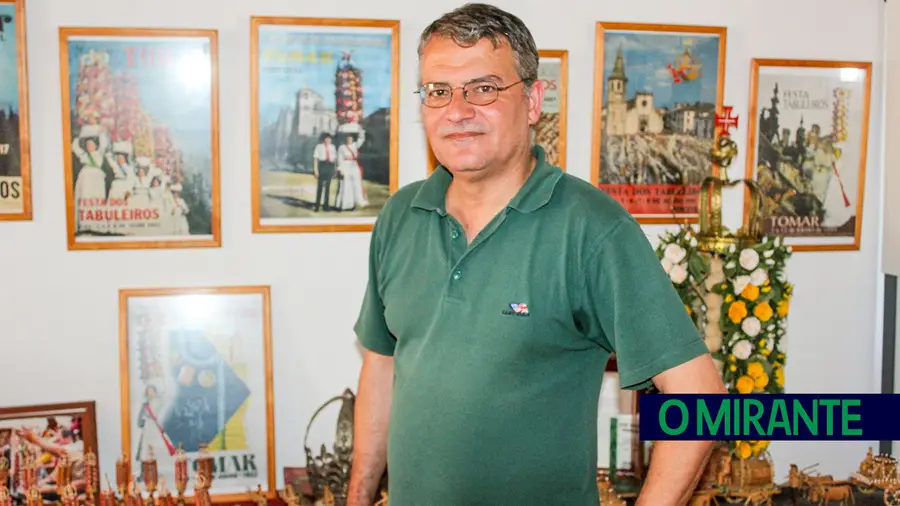 Mordomo da Festa dos Tabuleiros obrigado a cancelar Saída de Coroas devido a polémicas Mordomo da Festa dos Tabuleiros obrigado a cancelar Saída de Coroas devido a polémicas