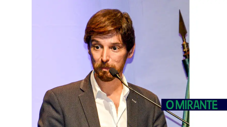 Ex-presidente da Junta de Vila Franca de Xira paga 18 mil euros para evitar julgamento Ex-presidente da Junta de Vila Franca de Xira paga 18 mil euros para evitar julgamento