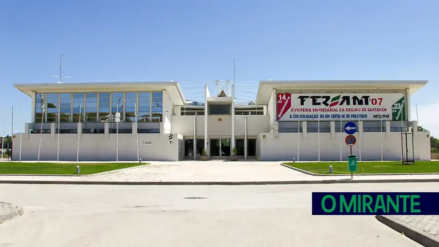 Empresário do Entroncamento queixa-se da Nersant por causa do negócio do pavilhão de Exposições Empresário do Entroncamento queixa-se da Nersant por causa do negócio do pavilhão de Exposições