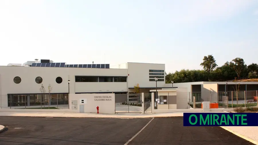 Escolas de Santarém recebem obras durante o Verão Escolas de Santarém recebem obras durante o Verão