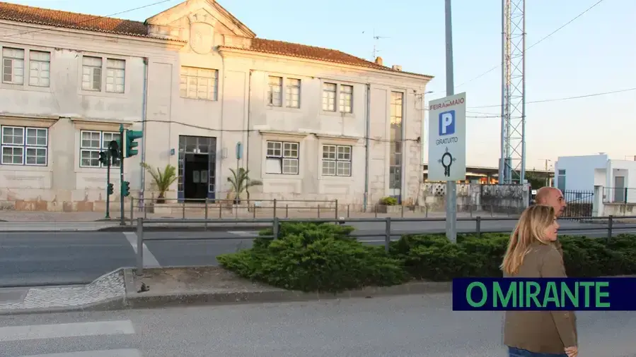 IP substitui elevadores na estação ferroviária de Azambuja IP substitui elevadores na estação ferroviária de Azambuja