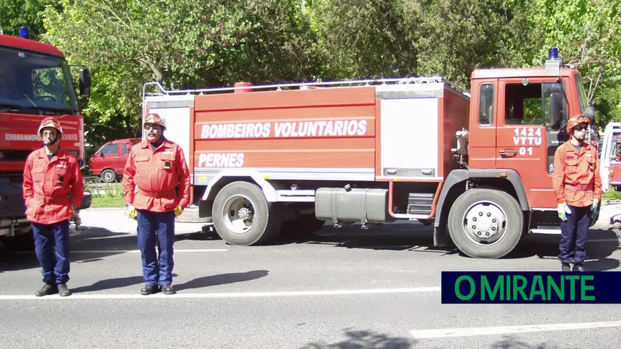 Bombeiros de Pernes esclarecem que já não existe dívida de 900 mil euros do Ministério da Saúde