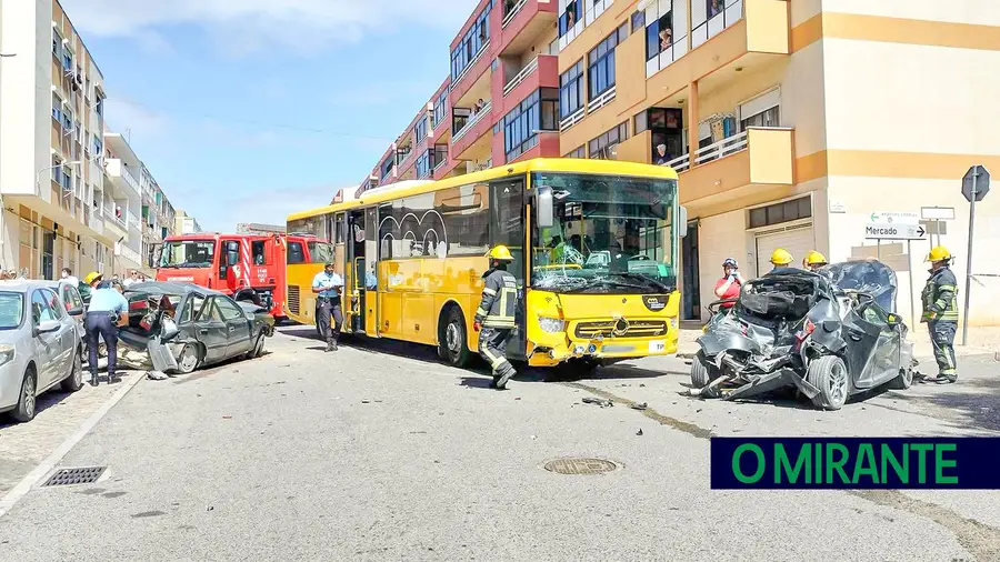 Conduzia alcoolizado motorista da Carris que provocou acidente em Vialonga Conduzia alcoolizado motorista da Carris que provocou acidente em Vialonga