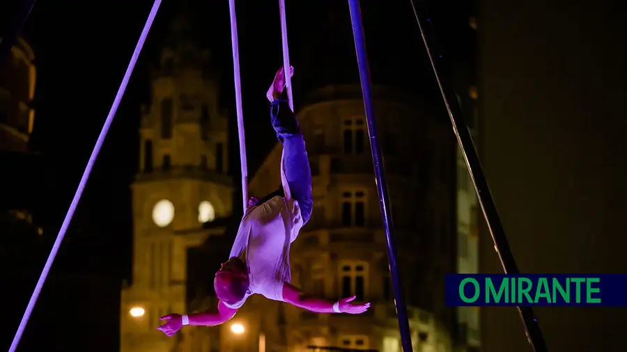 Acrobacias aéreas no Largo do Seminário em Santarém