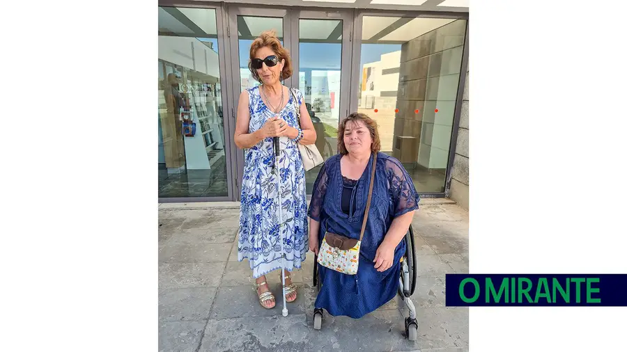 Leonor e Otília esperam e desesperam por obras que adaptem as casas às suas limitações Leonor e Otília esperam e desesperam por obras que adaptem as casas às suas limitações