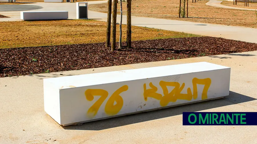Vandalizado parque do Flecheiro em Tomar dias depois de ser inaugurado Vandalizado parque do Flecheiro em Tomar dias depois de ser inaugurado