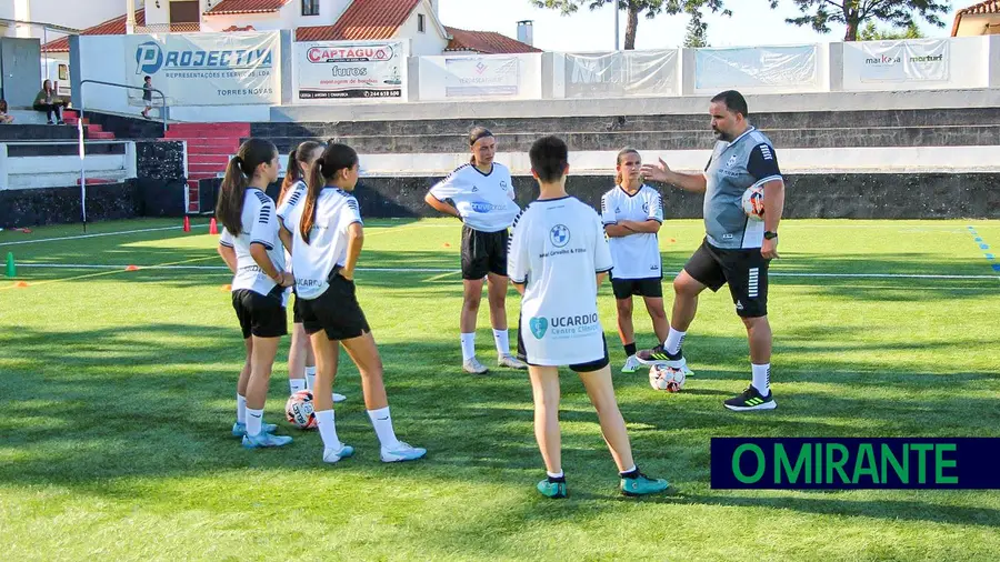 Uma academia de futebol em Riachos que traz muita dinâmica à vila Uma academia de futebol em Riachos que traz muita dinâmica à vila