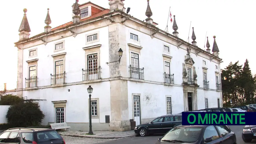 Tribunal de Contas elogia Câmara de Santarém pela acentuada redução da dívida Tribunal de Contas elogia Câmara de Santarém pela acentuada redução da dívida