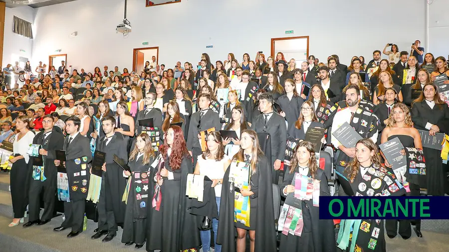Escola Superior de Saúde de Santarém forma mais 94 enfermeiros Escola Superior de Saúde de Santarém forma mais 94 enfermeiros
