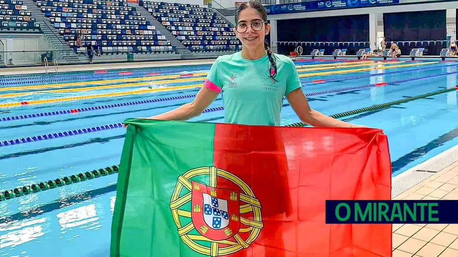 Jovens nadadores de Torres Novas com títulos e medalhas