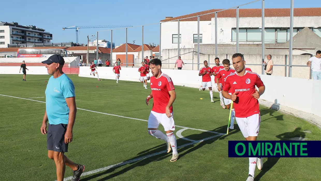 União de Santarém vence Estrela da Amadora na apresentação da equipa