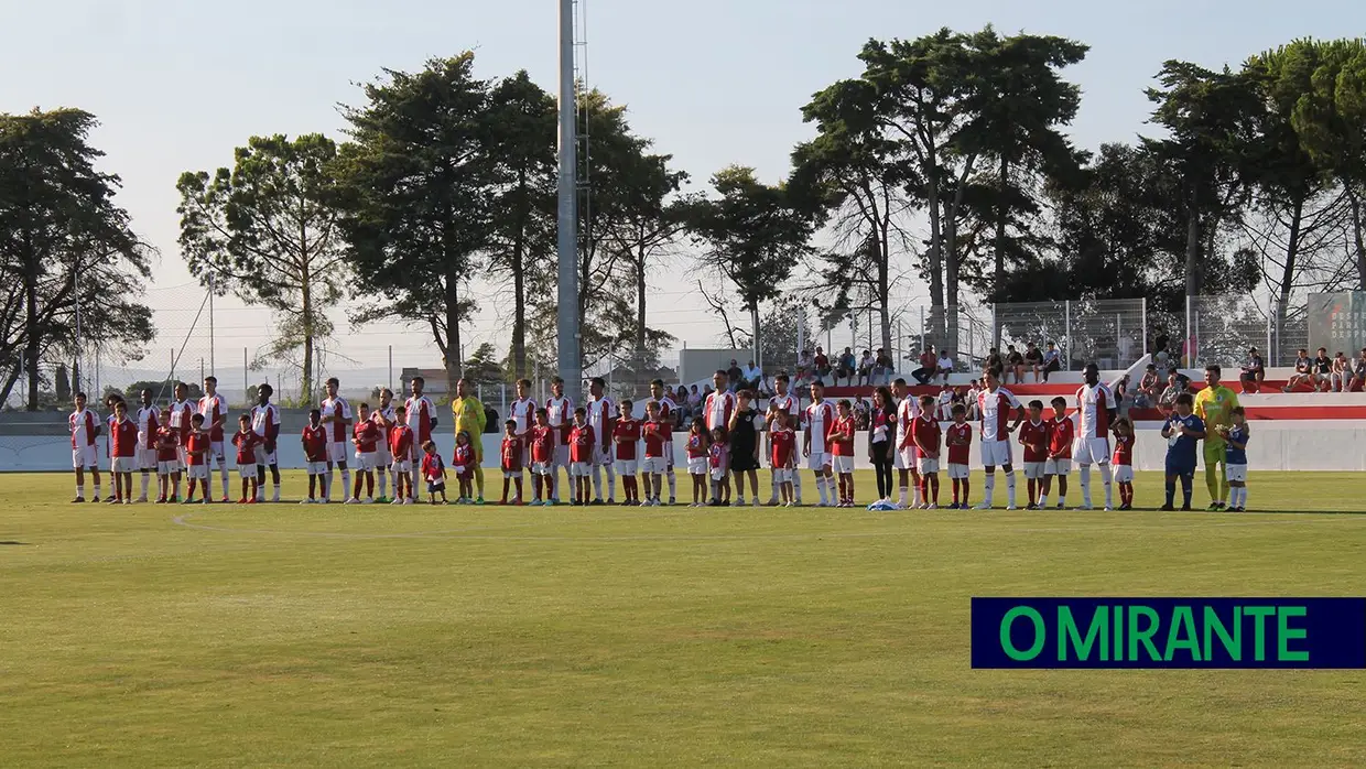 União de Santarém vence Estrela da Amadora na apresentação da equipa