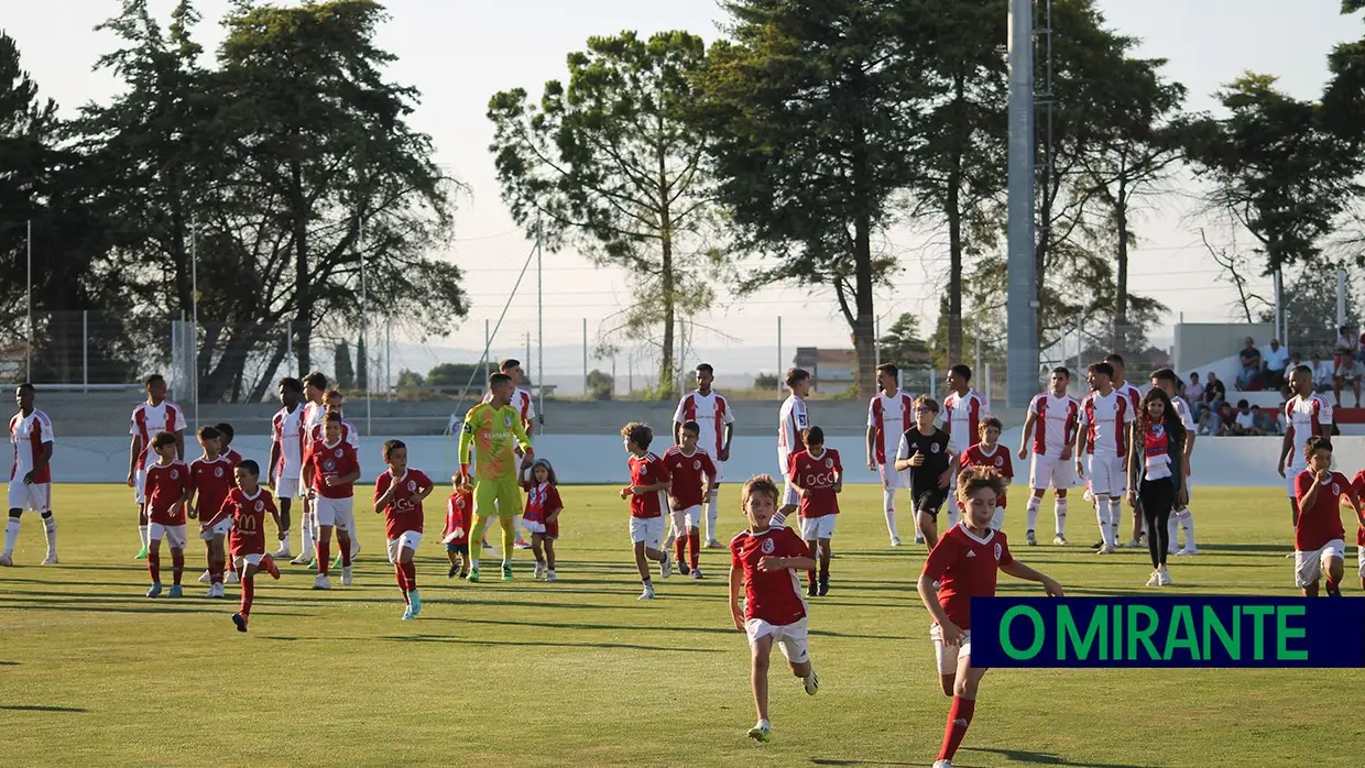 União de Santarém vence Estrela da Amadora na apresentação da equipa