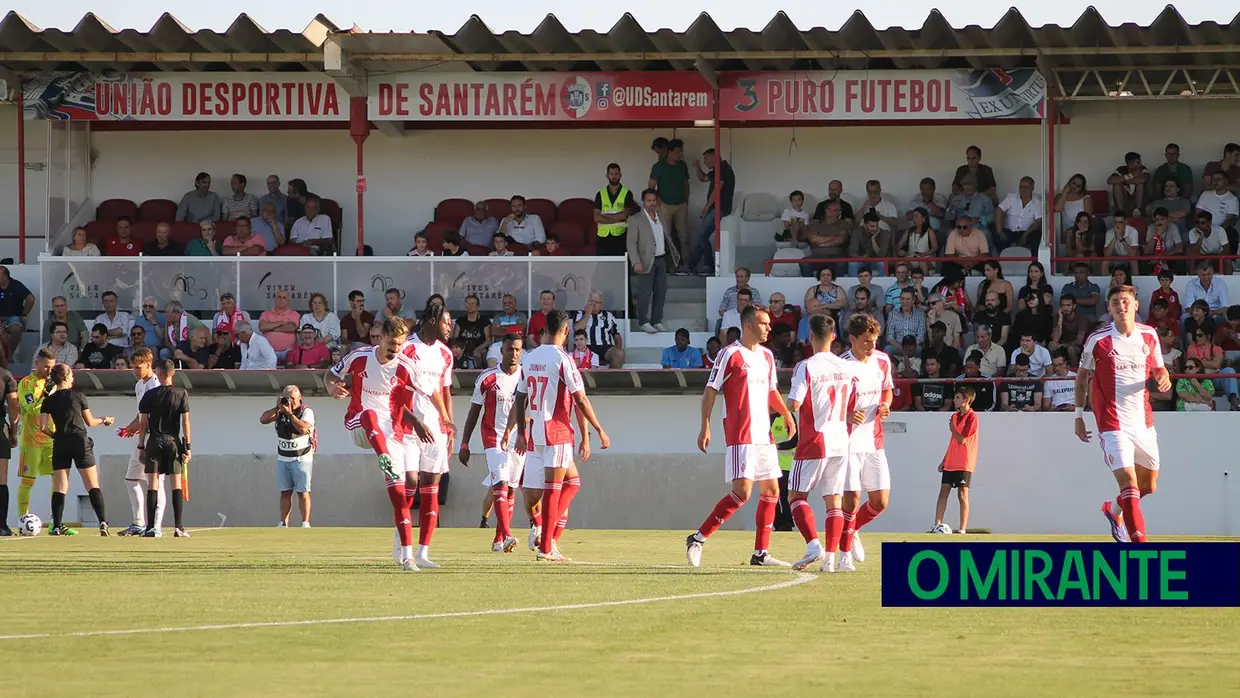 União de Santarém vence Estrela da Amadora na apresentação da equipa