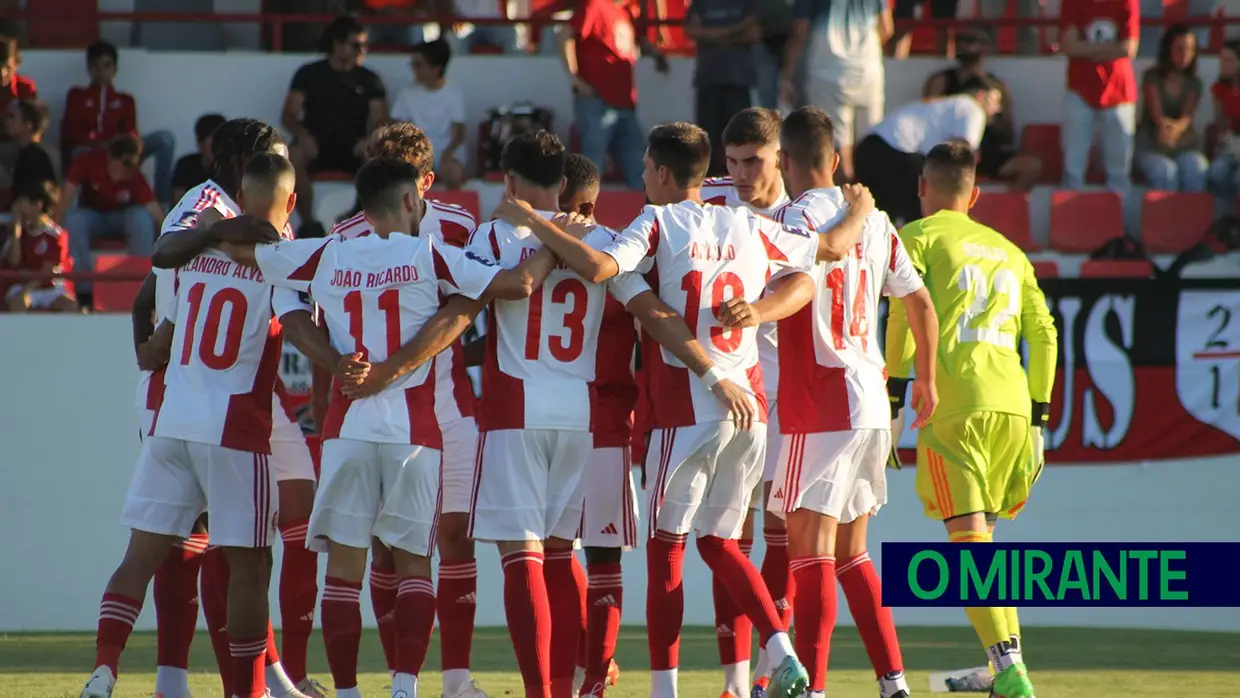 União de Santarém vence Estrela da Amadora na apresentação da equipa