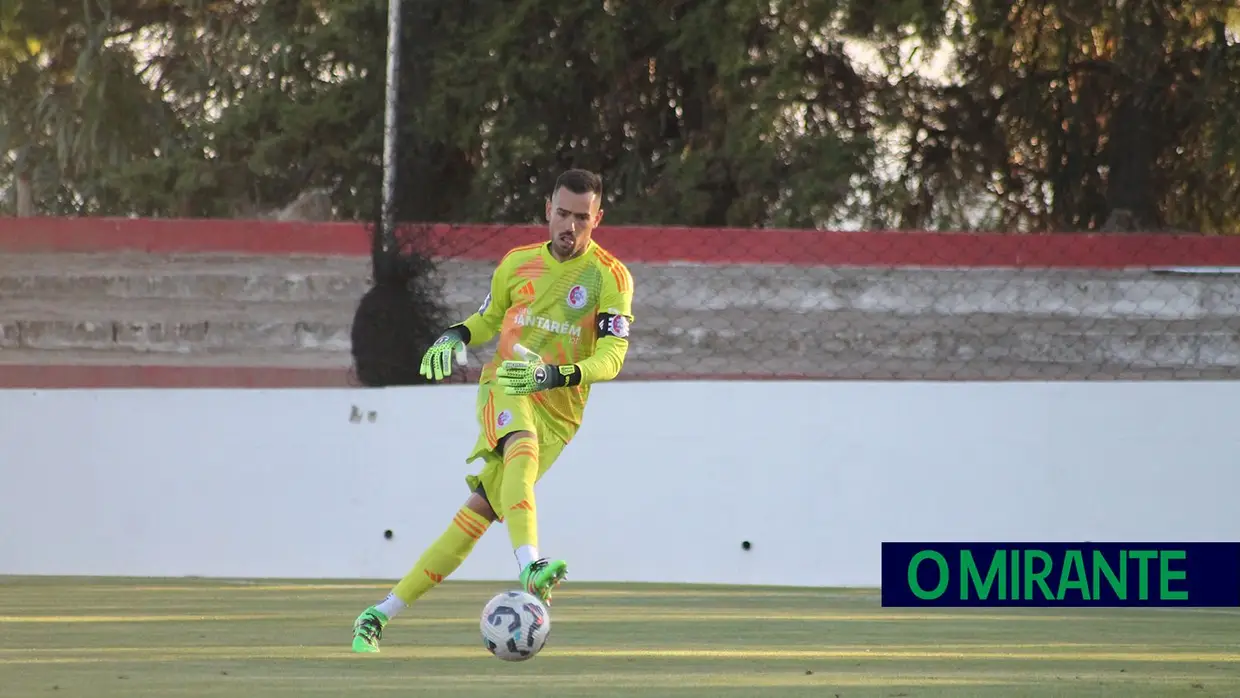 União de Santarém vence Estrela da Amadora na apresentação da equipa