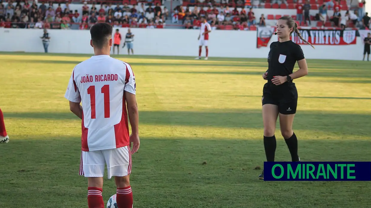 União de Santarém vence Estrela da Amadora na apresentação da equipa