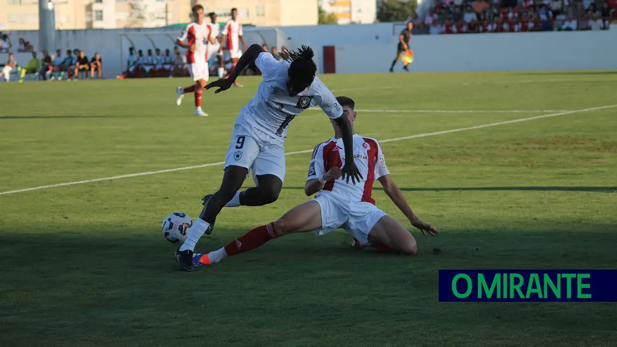 União de Santarém vence Estrela da Amadora na apresentação da equipa