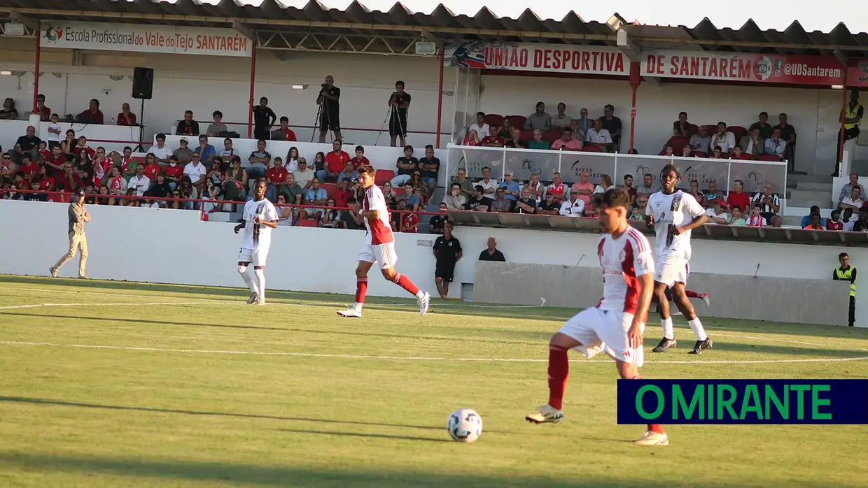 União de Santarém vence Estrela da Amadora na apresentação da equipa