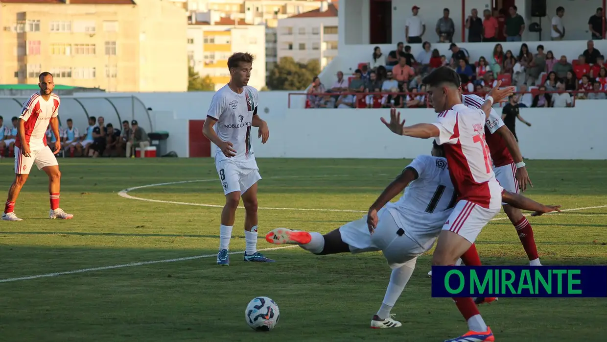 União de Santarém vence Estrela da Amadora na apresentação da equipa