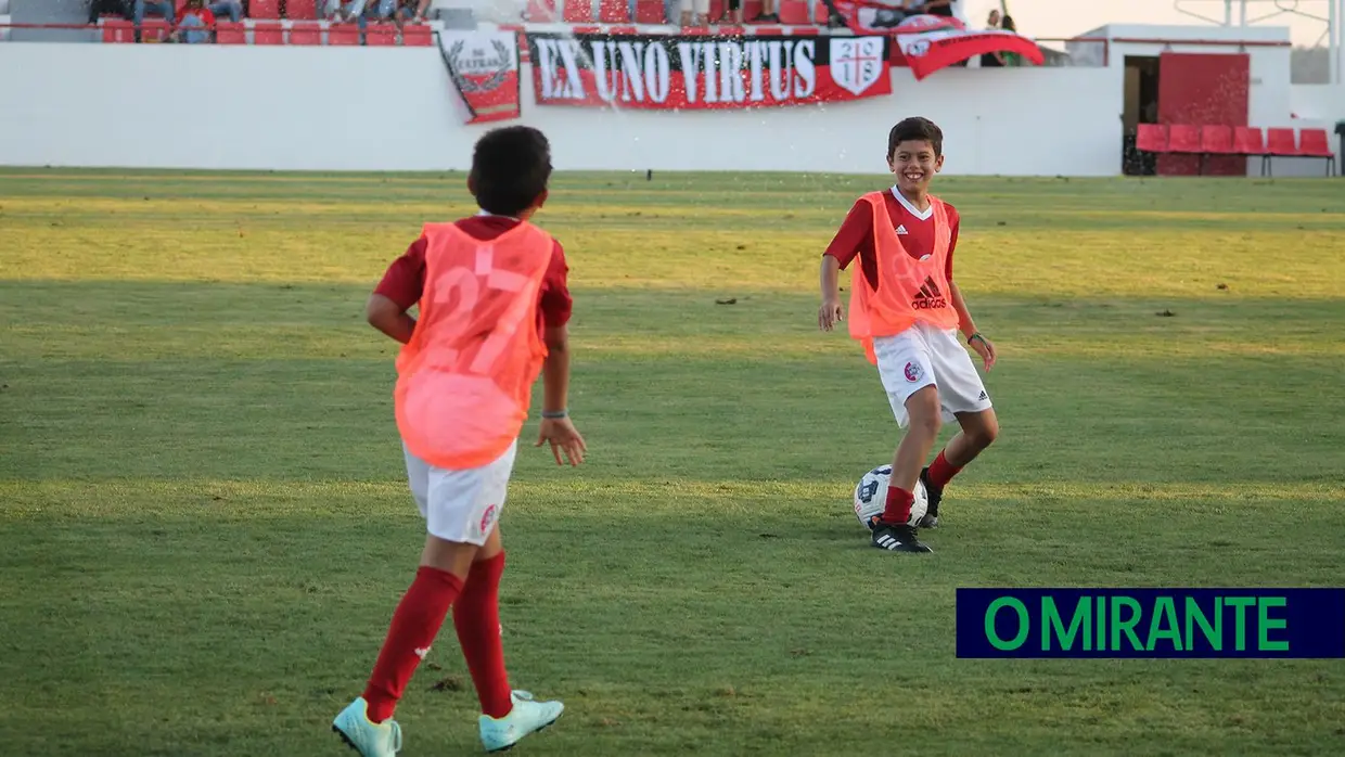 União de Santarém vence Estrela da Amadora na apresentação da equipa