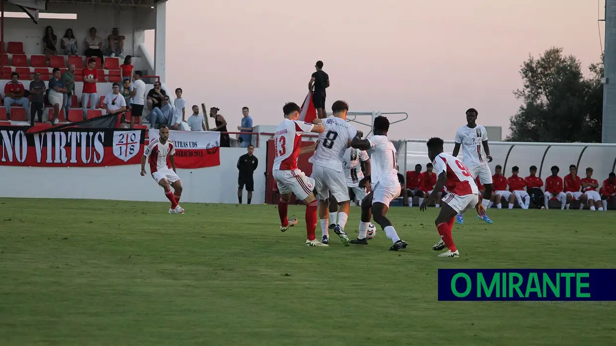 União de Santarém vence Estrela da Amadora na apresentação da equipa