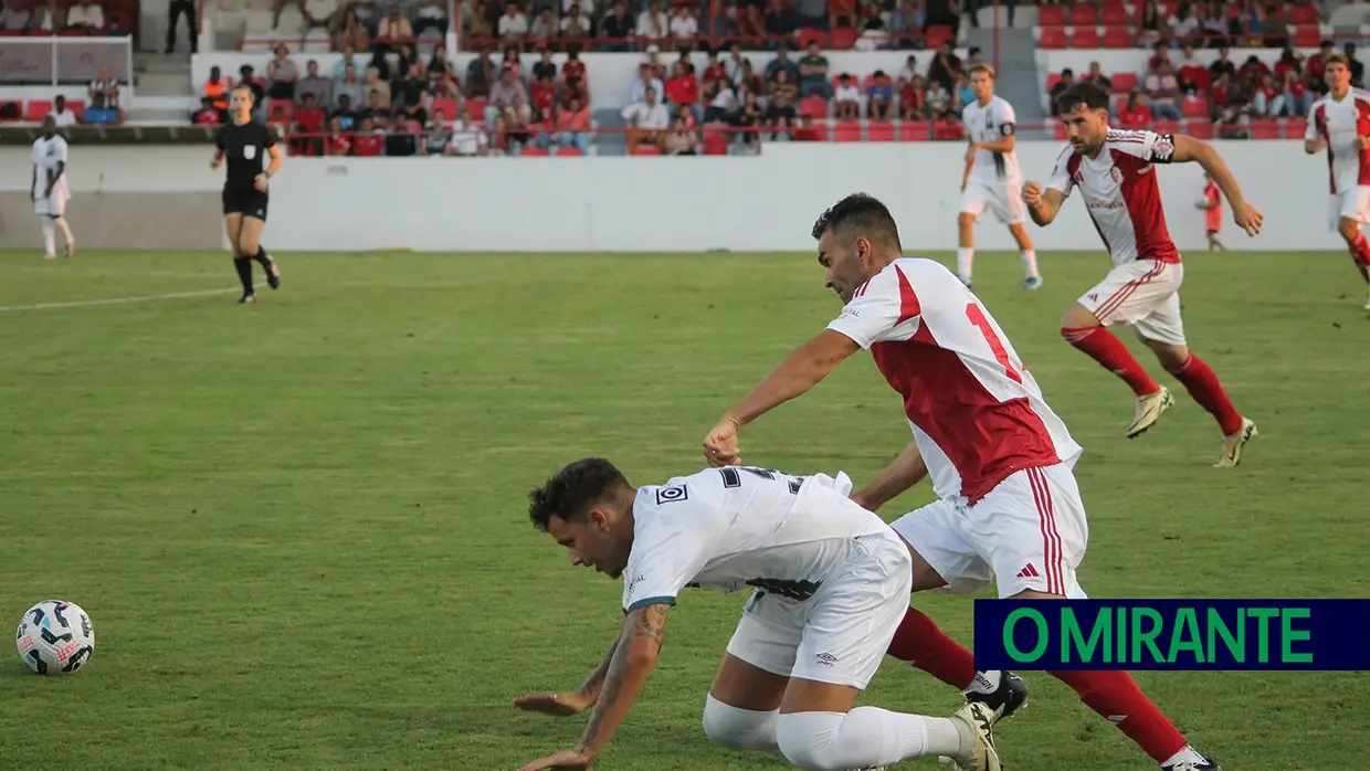 União de Santarém vence Estrela da Amadora na apresentação da equipa