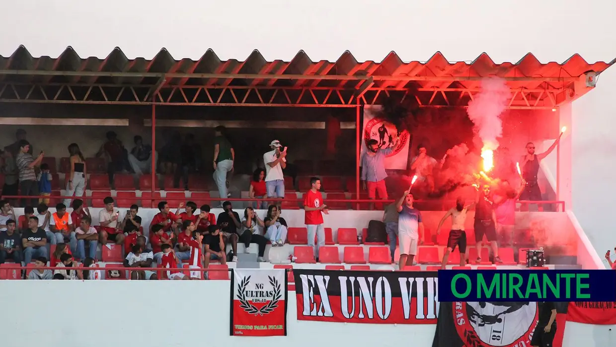 União de Santarém vence Estrela da Amadora na apresentação da equipa